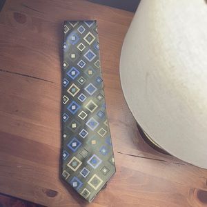 Croft & Barrow Tie with Green, Blue, Beige and Tan